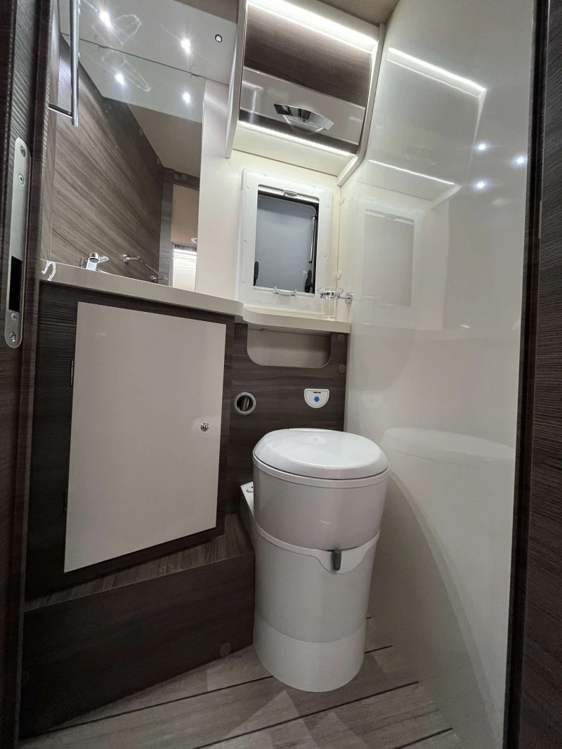 Кемпер McLouis NEVIS 2025 Face to face, снимка 10 - Каравани и кемпери - 51373476