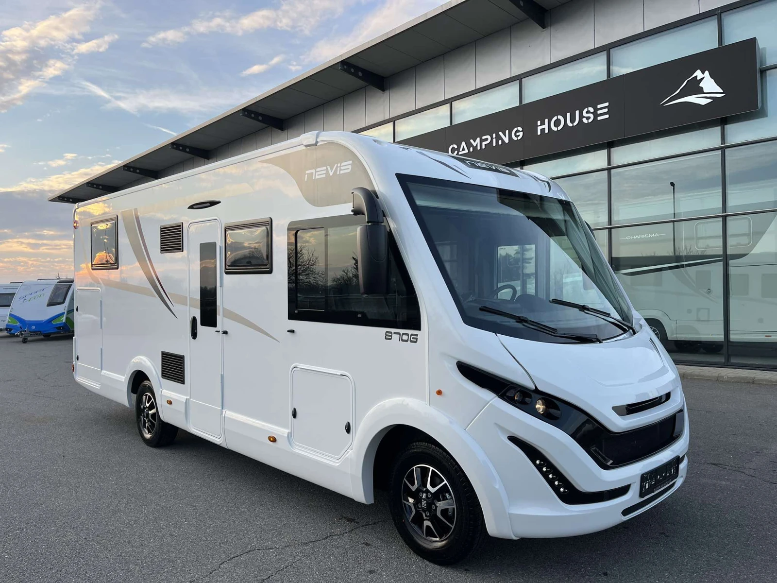  McLouis NEVIS 2025 Face to face | Mobile.bg   1