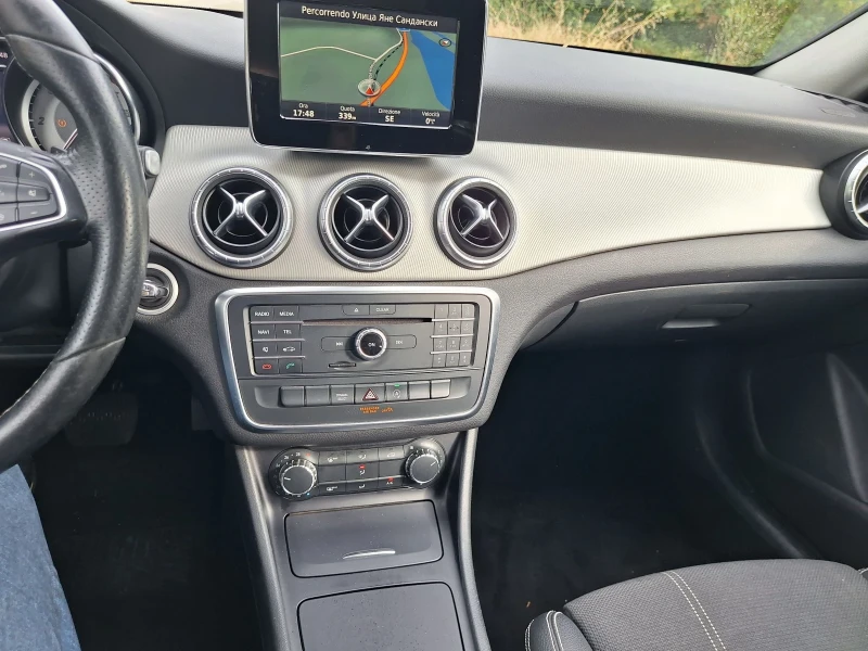 Mercedes-Benz CLA 220 Shooting brake , снимка 16 - Автомобили и джипове - 46909442