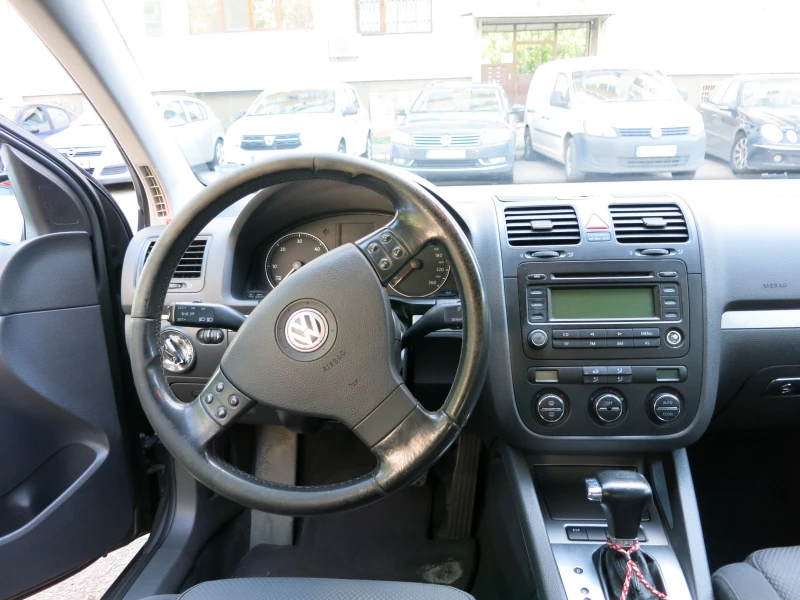 VW Golf, снимка 8 - Автомобили и джипове - 47485957