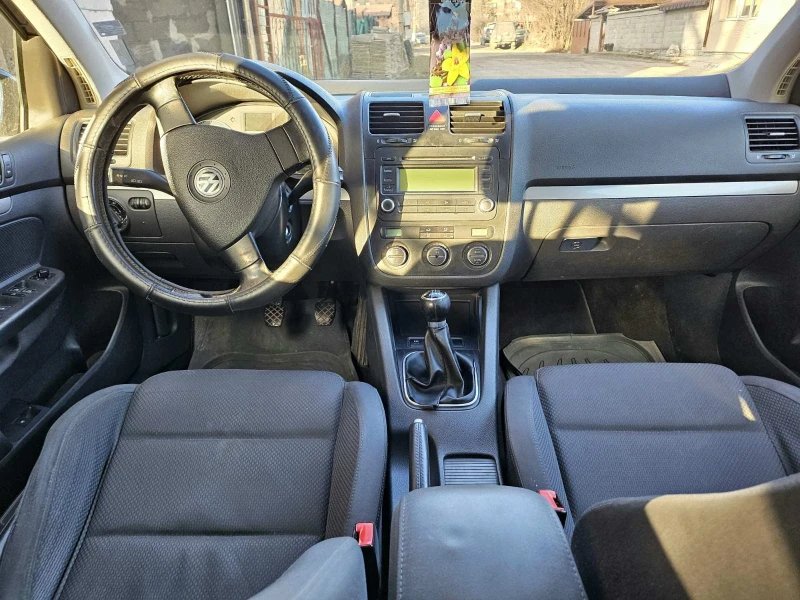 VW Golf 1.9, снимка 5 - Автомобили и джипове - 49276348