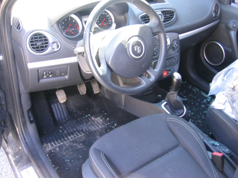 Renault Clio 1.2, снимка 4 - Автомобили и джипове - 49569071