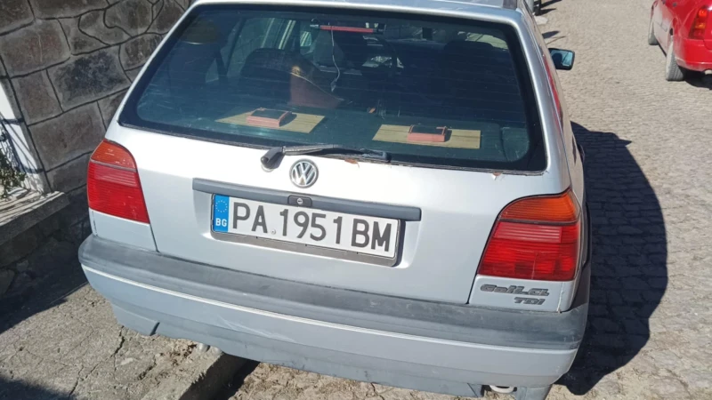 VW Golf, снимка 1 - Автомобили и джипове - 49584532