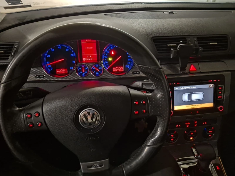 VW Passat, снимка 7 - Автомобили и джипове - 52362557
