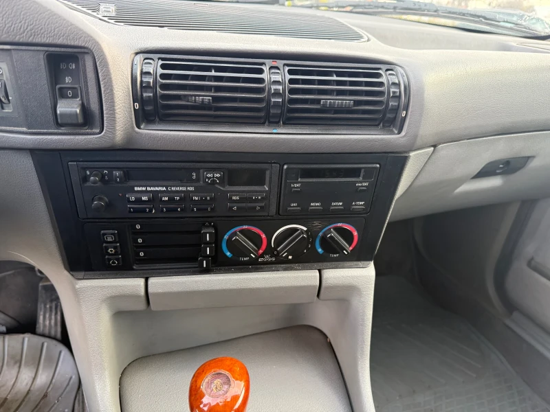 BMW 520 i 1 + 1 подарък, снимка 11 - Автомобили и джипове - 52484774