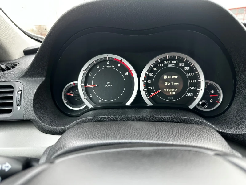 Honda Accord 2.2 DTEC - СЕДАН, снимка 12 - Автомобили и джипове - 52490241