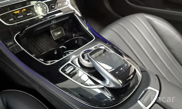 Mercedes-Benz E 450 4MATIC EXCLUSIVE * ОБДУХВАНЕ * ВКЛ ЗАСТРАХОВКА * , снимка 9 - Автомобили и джипове - 55956319