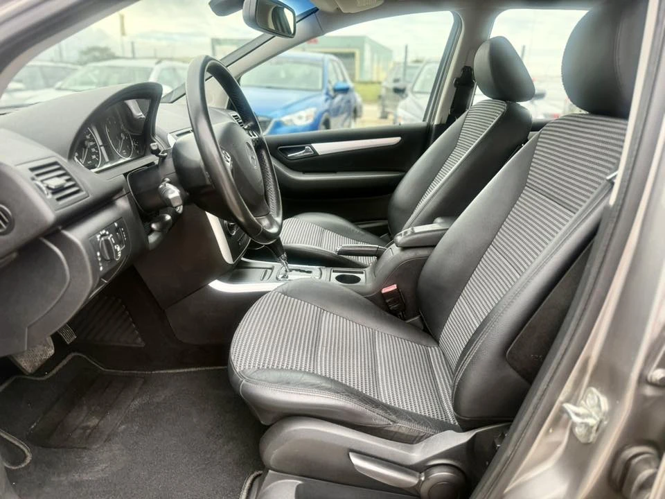 Mercedes-Benz A 170 1.7 AVTOMATIK - изображение 9
