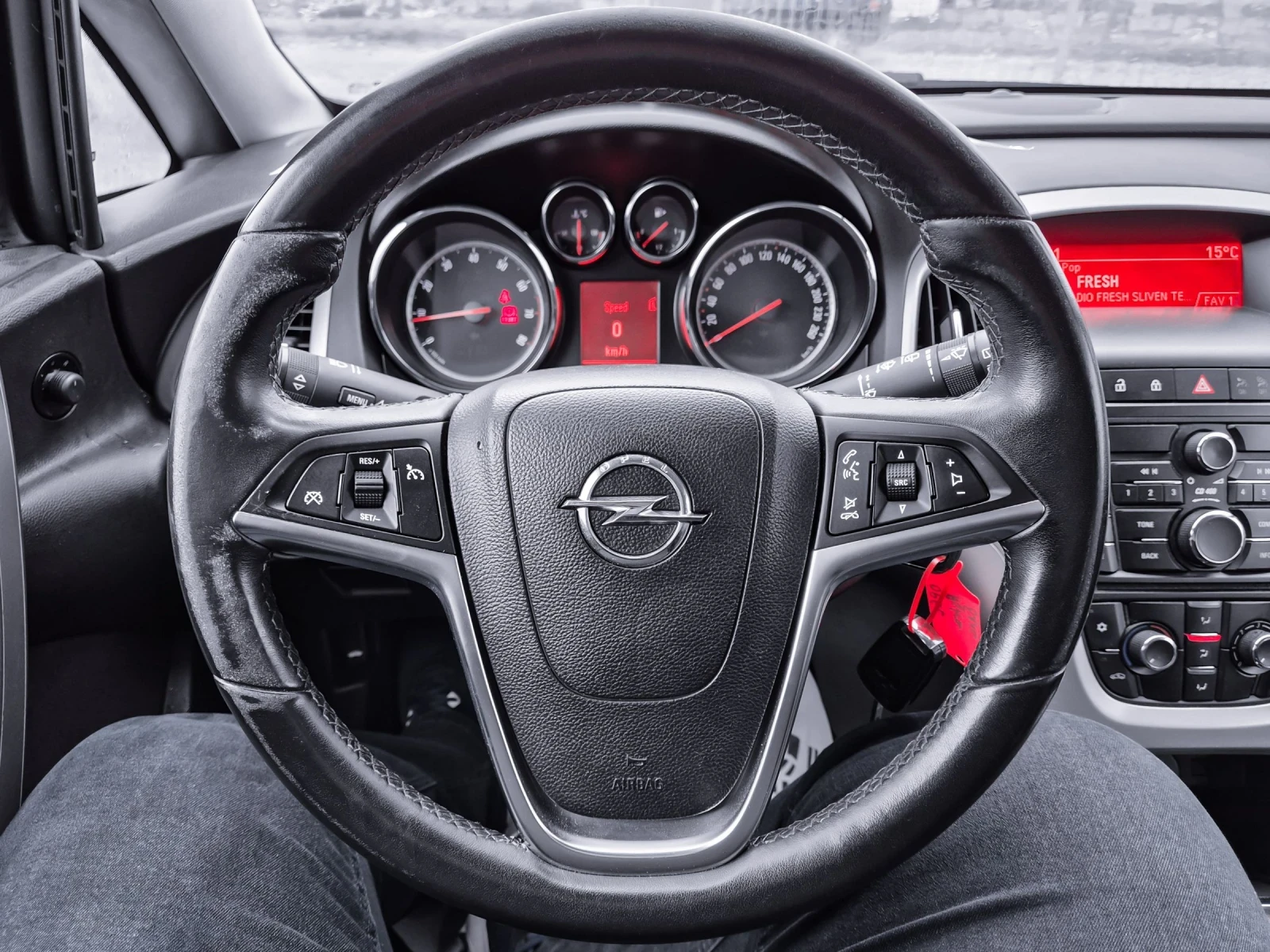 Opel Astra J 1.4i комби - изображение 5