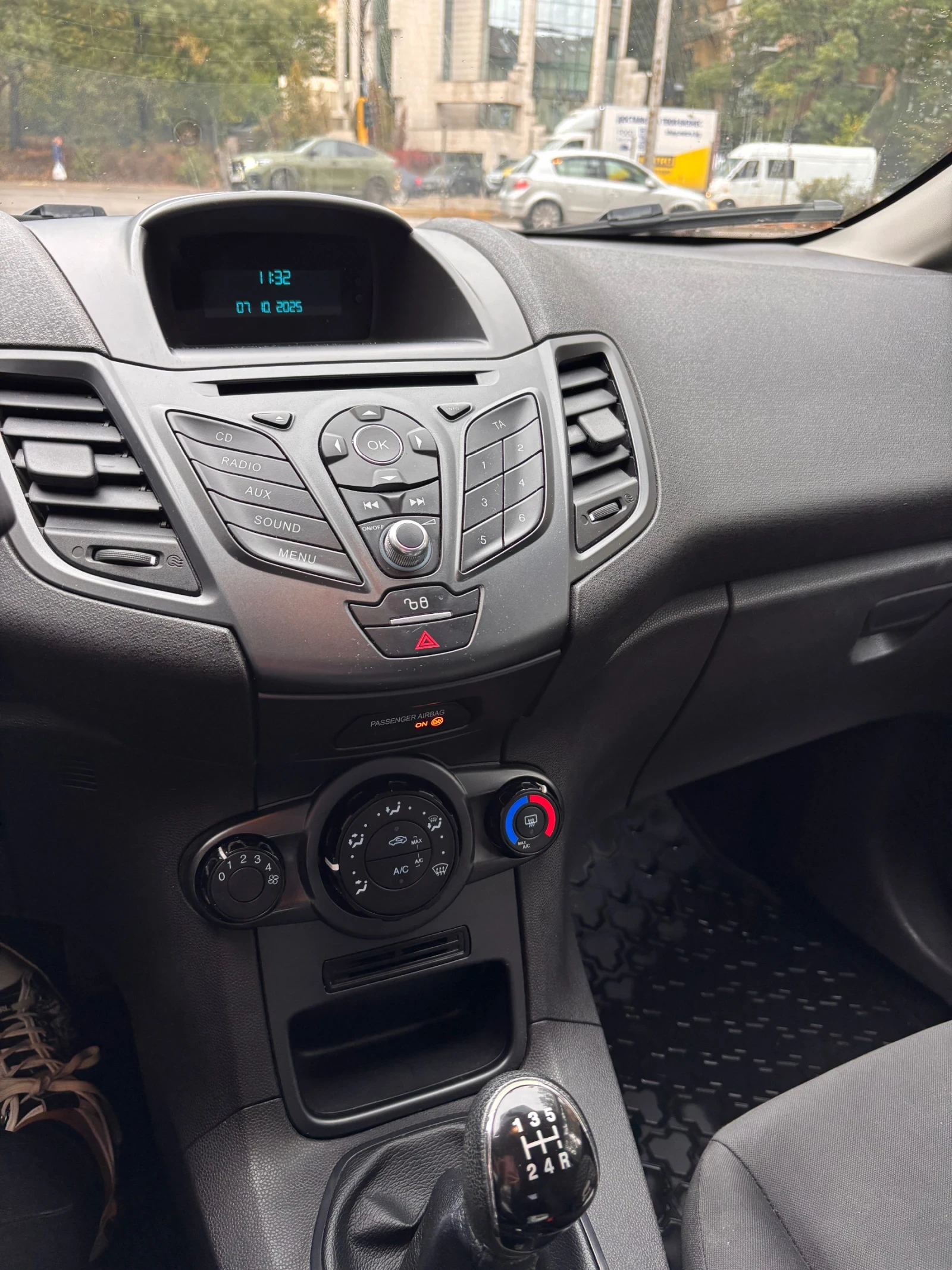 Ford Fiesta  - изображение 6