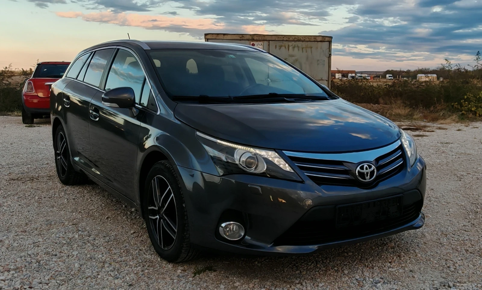 Toyota Avensis 2.0 D4D Excusitiv * Bi-Xenon, Camera* Navi* Blueto - изображение 6