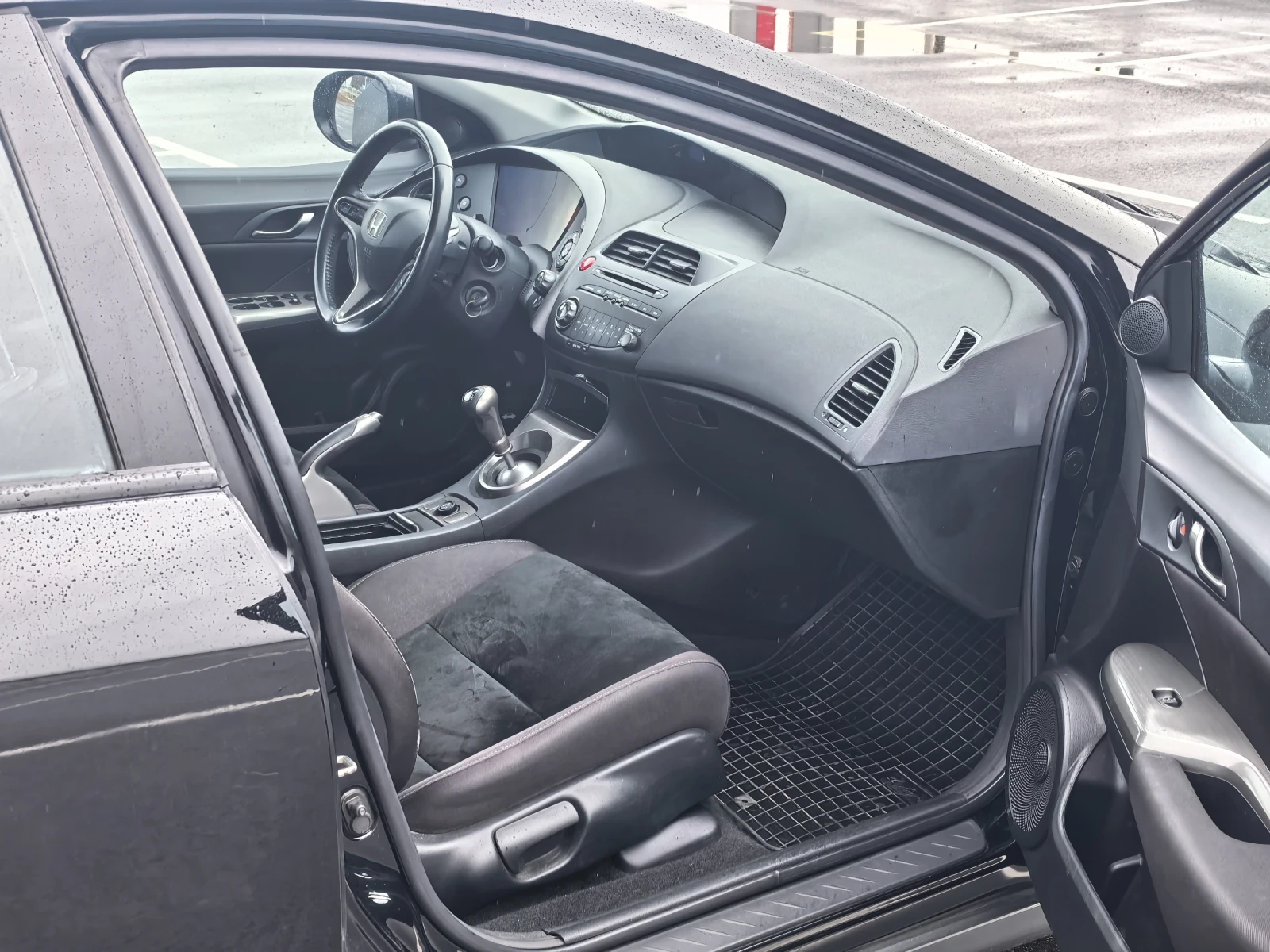 Honda Civic 1.4 i-vtec facelift 138000 км!!!!!!, снимка 12 - Автомобили и джипове - 53965848