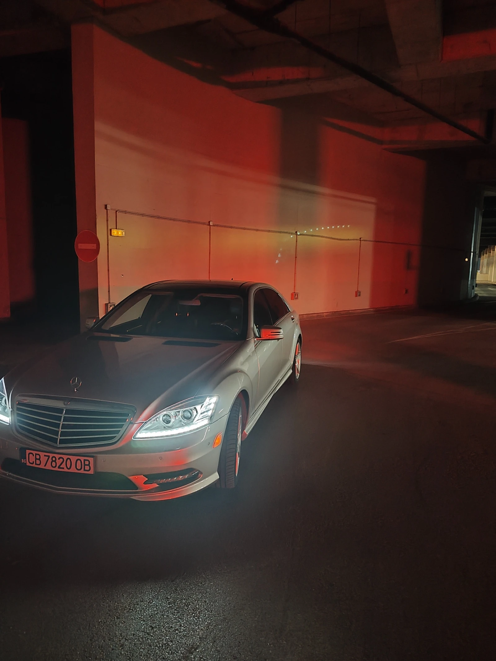 Mercedes-Benz S 550 Facelift+ AMG, Keyless, Airmatic, Обслужена!!!, снимка 12 - Автомобили и джипове - 54886264