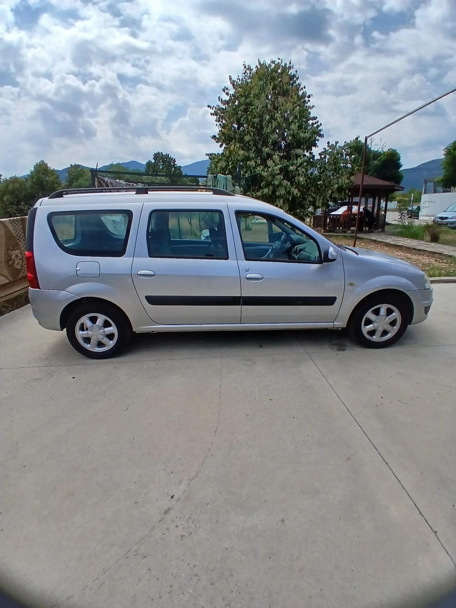 Dacia Logan Нова газова уредба, снимка 6 - Автомобили и джипове - 55651928