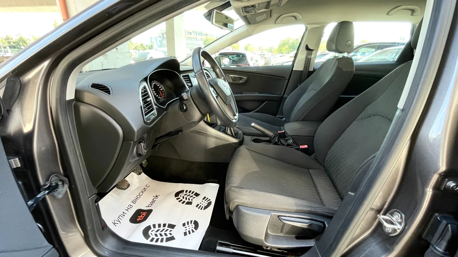 Seat Leon СЕРВ. ДОК., снимка 12 - Автомобили и джипове - 55704036