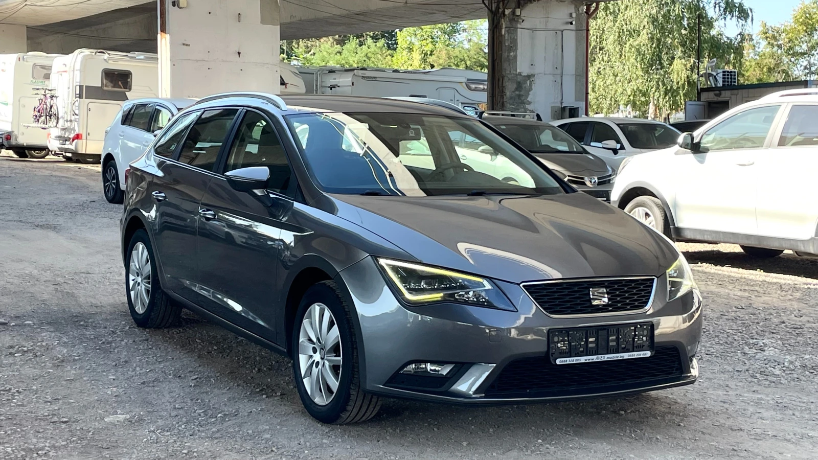 Seat Leon СЕРВ. ДОК., снимка 3 - Автомобили и джипове - 55704036