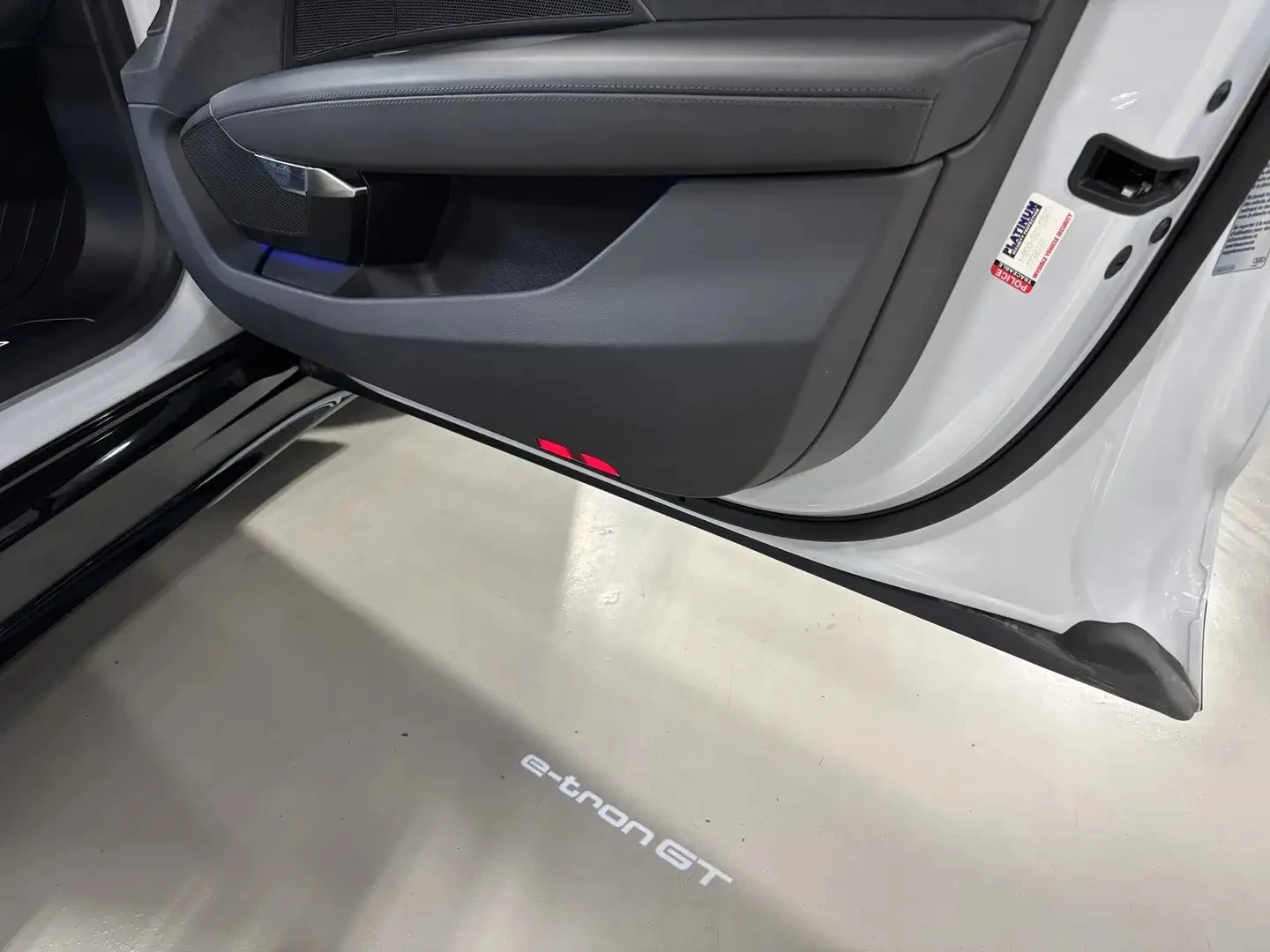 Audi E-Tron GT RS ЦЕНА ДО БЪЛГАРИЯ АВТОКРЕДИТ, снимка 9 - Автомобили и джипове - 55860558