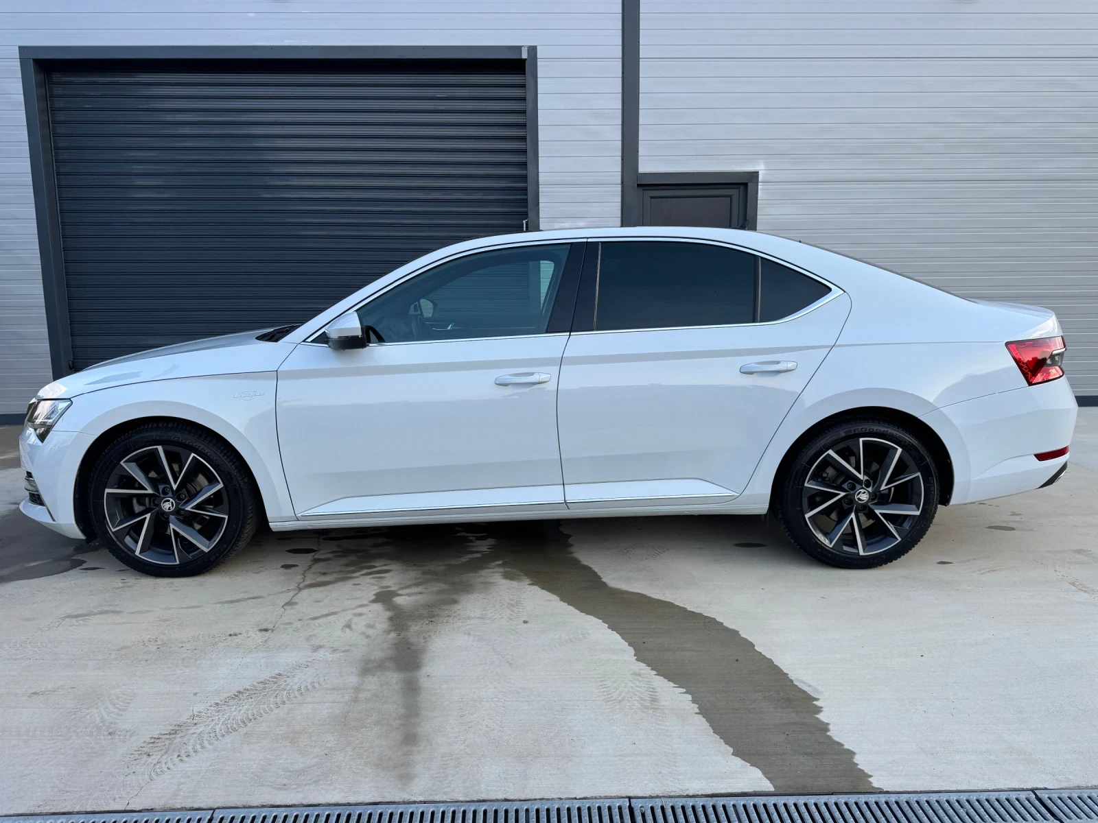 Skoda Superb, снимка 8 - Автомобили и джипове - 56168070