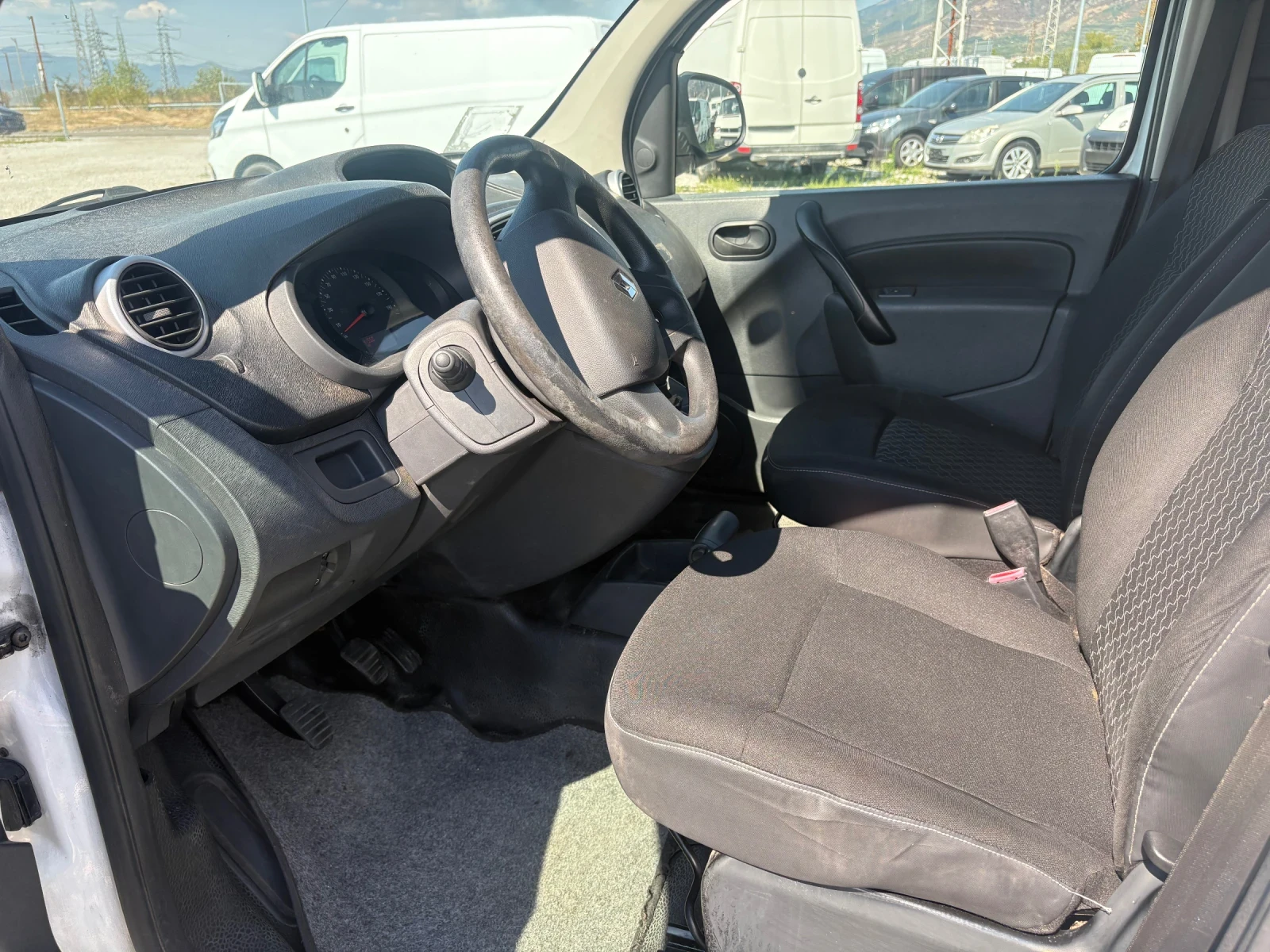 Renault Kangoo 1.5 DCI, снимка 7 - Автомобили и джипове - 56172959