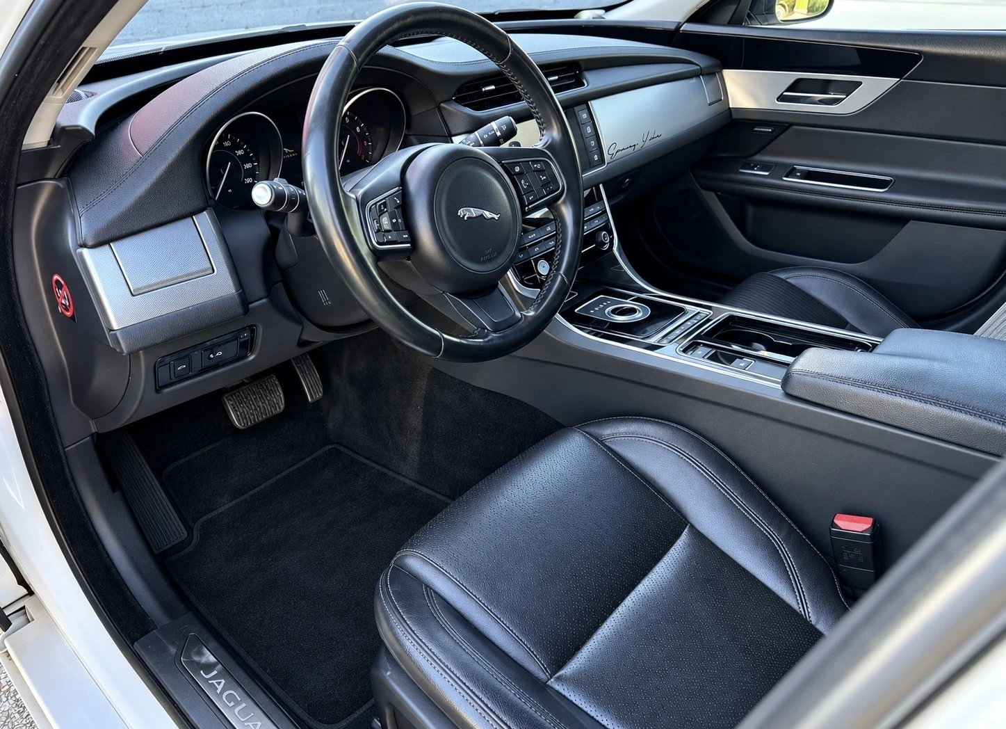 Jaguar Xf 3.0 Supercharged| Prestige/ ЛИЗИНГ, снимка 8 - Автомобили и джипове - 56220999