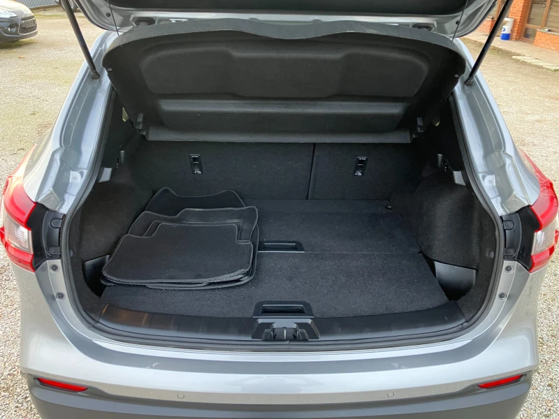 Nissan Qashqai 1.5 DCI, снимка 15 - Автомобили и джипове - 52565843
