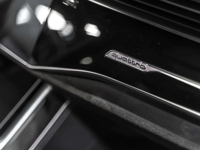 Audi Q8 * quattro Progressiv * CARFAX * ЦЕНА ДО БГ, снимка 10 - Автомобили и джипове - 53384002