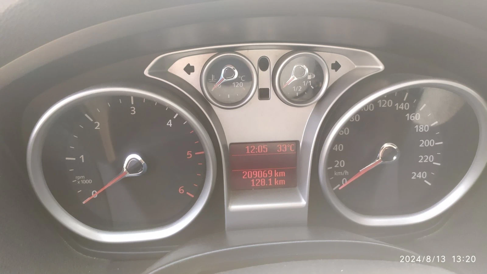Ford Kuga 2.0 TDCI - изображение 6