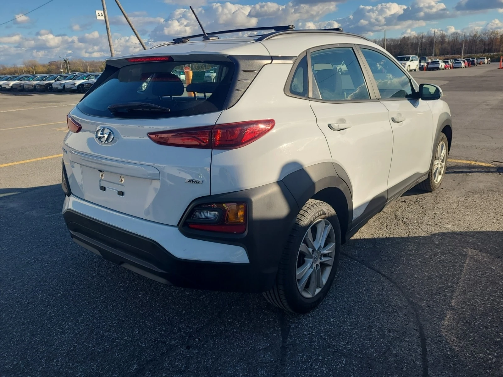 Hyundai Kona ESSENTIAL * * CARFAX * *   * *  | Mobile.bg   3