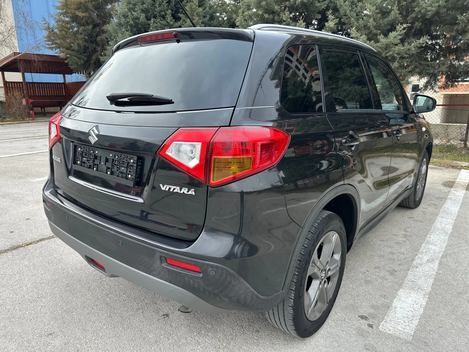 Suzuki Vitara 1.6 D * НАВИ* , снимка 4 - Автомобили и джипове - 53935240