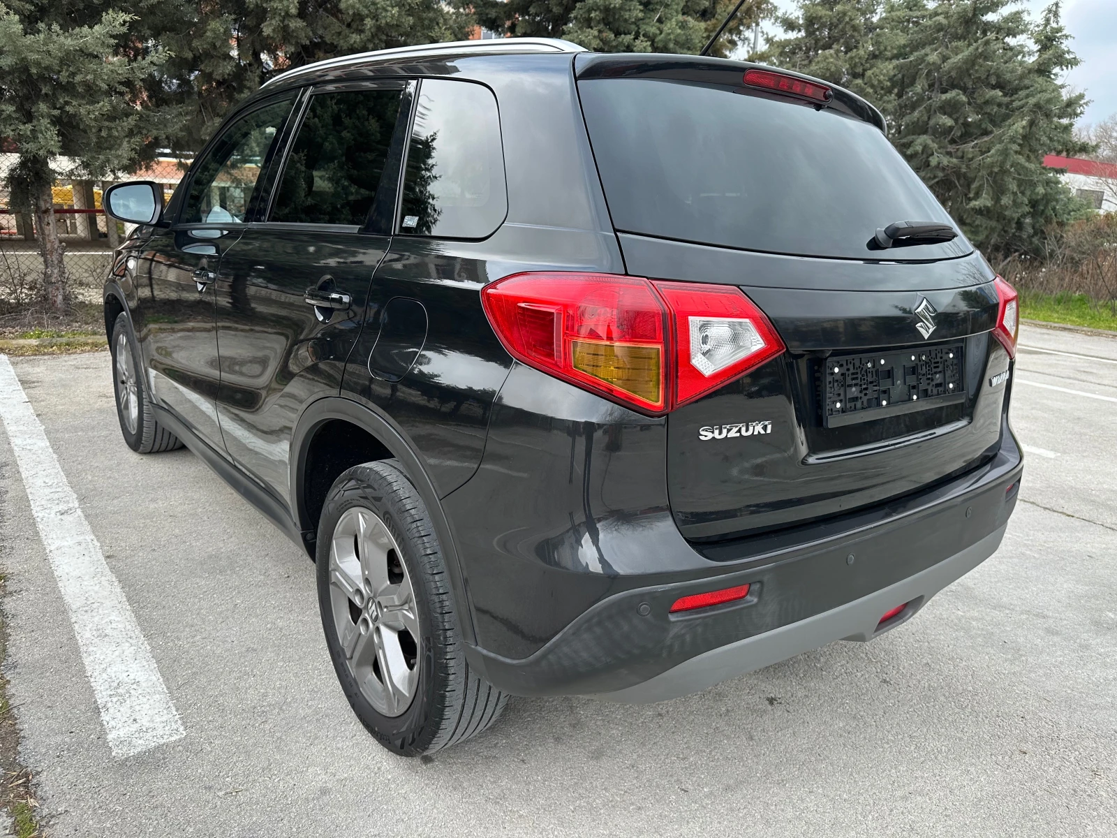 Suzuki Vitara 1.6 D * НАВИ* , снимка 6 - Автомобили и джипове - 53935240