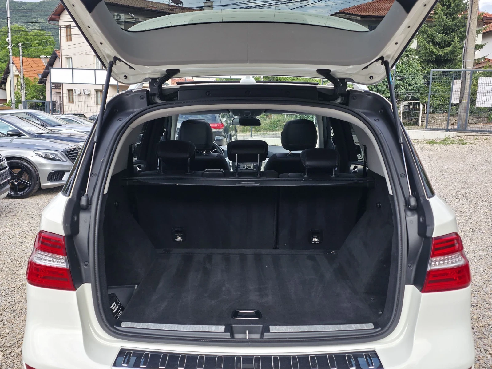 Mercedes-Benz ML 350 AMG PREMIUM, снимка 9 - Автомобили и джипове - 55179007