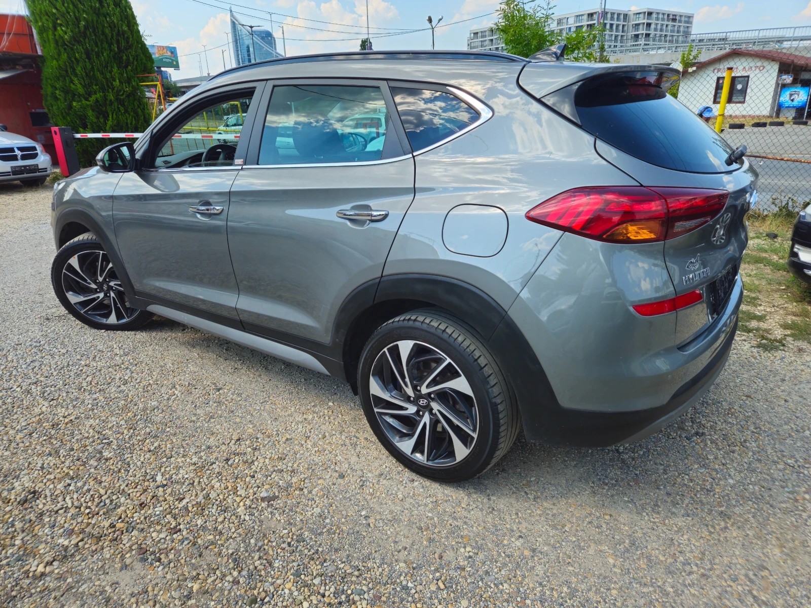 Hyundai Tucson ВСИЧКИ ЕКСТРИ ШВЕЙЦАРИЯ PREMIUM, снимка 3 - Автомобили и джипове - 55374358
