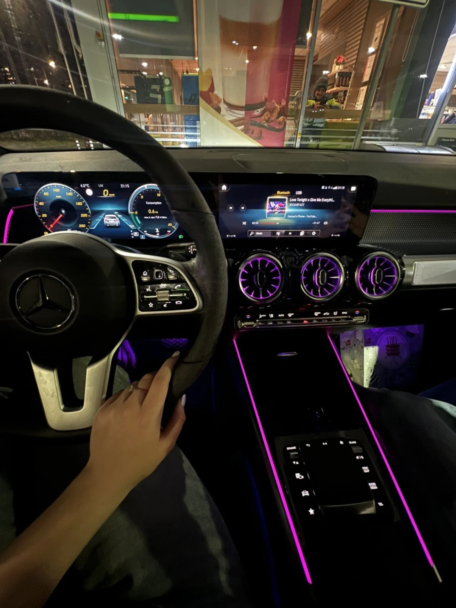 Mercedes-Benz GLB 2.0 d, снимка 12 - Автомобили и джипове - 55433588