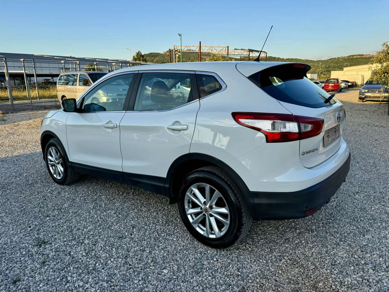 Nissan Qashqai 1.6DCI AVTOMAT Italia, снимка 8 - Автомобили и джипове - 55464125
