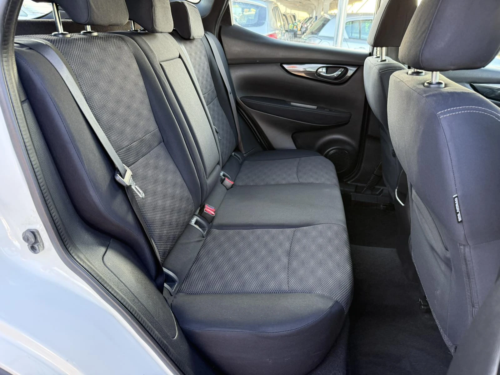 Nissan Qashqai 1.6DCI AVTOMAT Italia, снимка 14 - Автомобили и джипове - 55464125