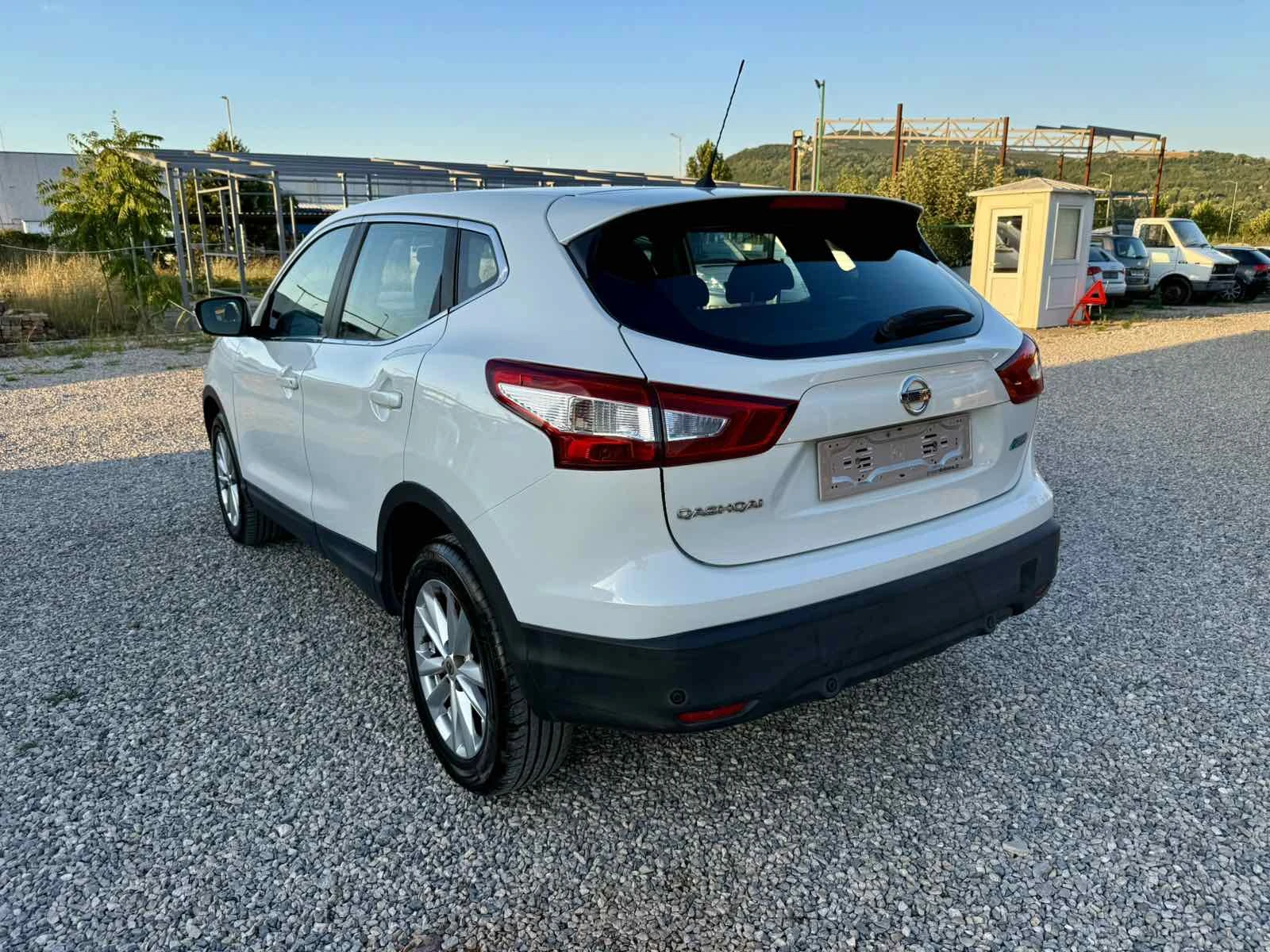 Nissan Qashqai 1.6DCI AVTOMAT Italia, снимка 7 - Автомобили и джипове - 55464125