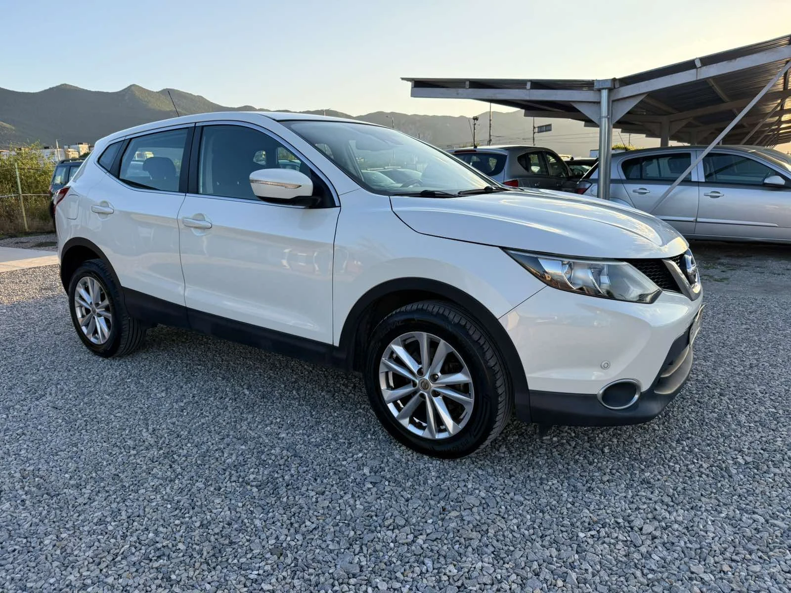 Nissan Qashqai 1.6DCI AVTOMAT Italia, снимка 4 - Автомобили и джипове - 55464125