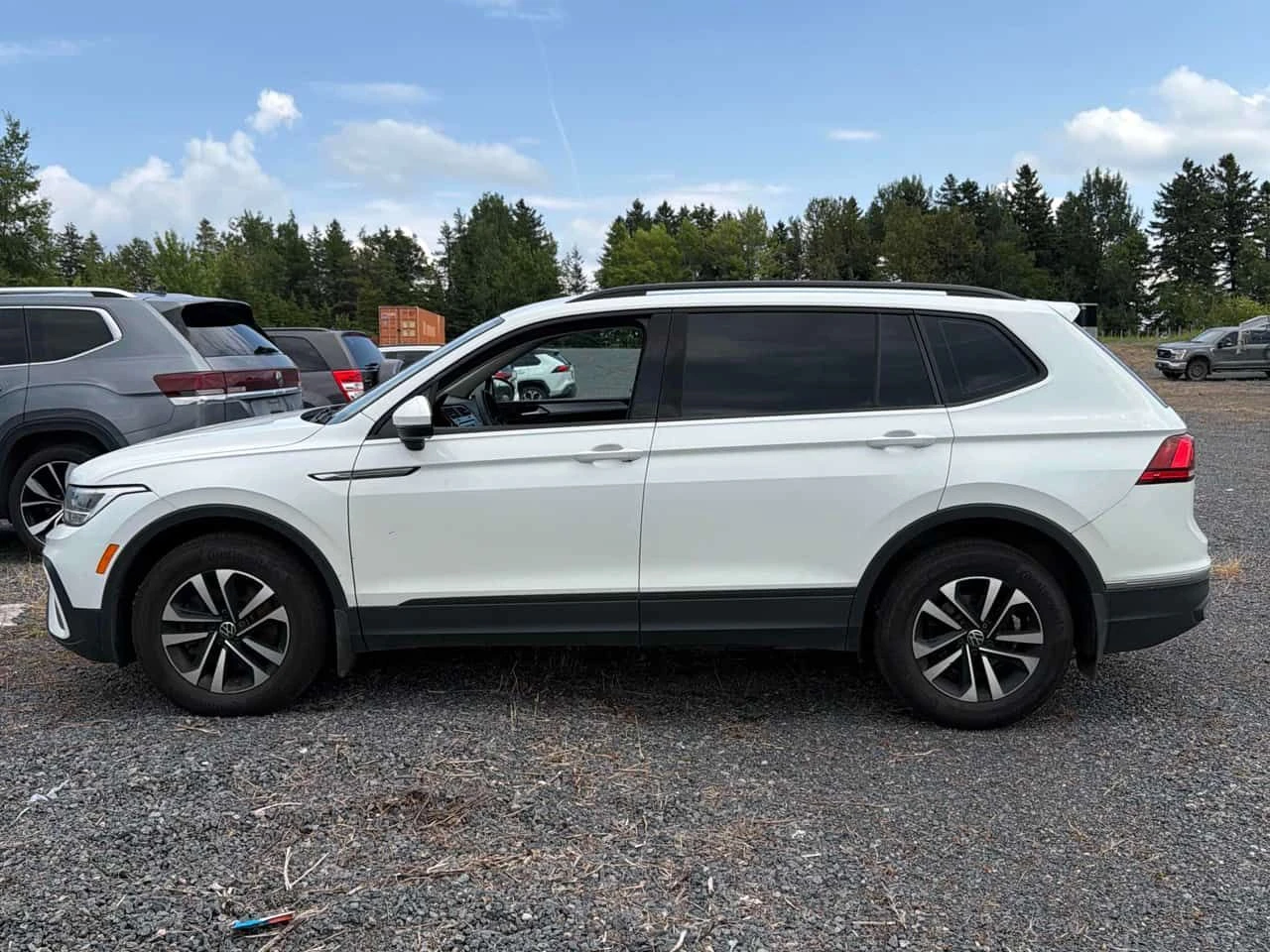 VW Tiguan * Trendline * CARFAX * ОФИЦИАЛЕН ДИЛЪР, снимка 2 - Автомобили и джипове - 55508734