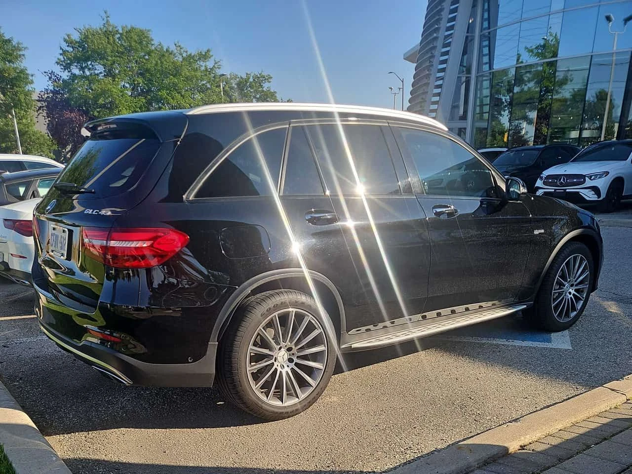 Mercedes-Benz GLC 43 AMG * CARFAX * ЦЕНА ДО БГ, снимка 3 - Автомобили и джипове - 55628803