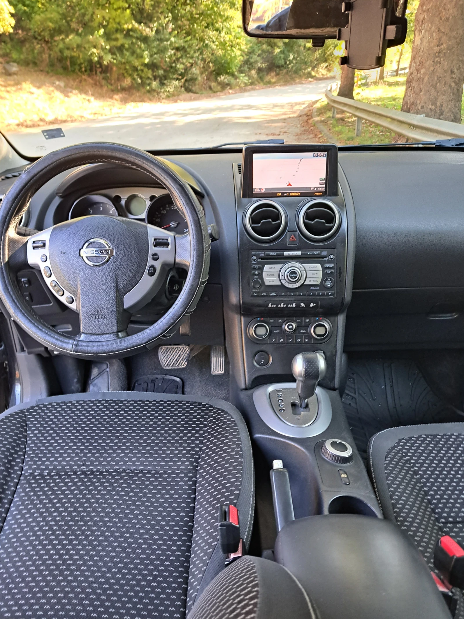 Nissan Qashqai, снимка 7 - Автомобили и джипове - 56167812