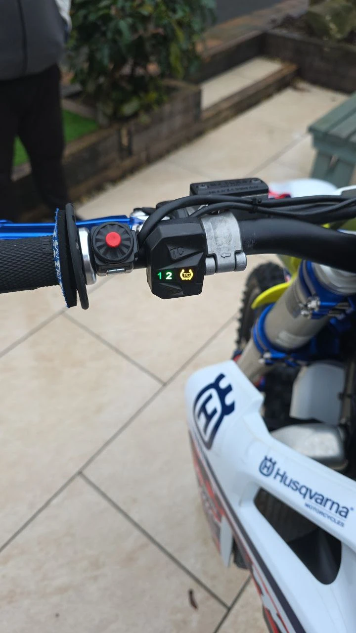 Husqvarna FC 450* СТАРТЕР* 2 РЕЖИМА* ТРАКШЪН* ЛЪНЧ* ЛИЗИНГ, снимка 3 - Мотоциклети и мототехника - 52872100