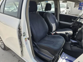 Toyota Yaris 1.0i 69к.с Климатроник Парктроник , снимка 12