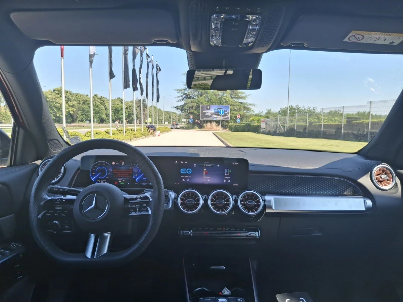 Mercedes-Benz EQB 300 4MATIC 6+ 1, снимка 12 - Автомобили и джипове - 48224282