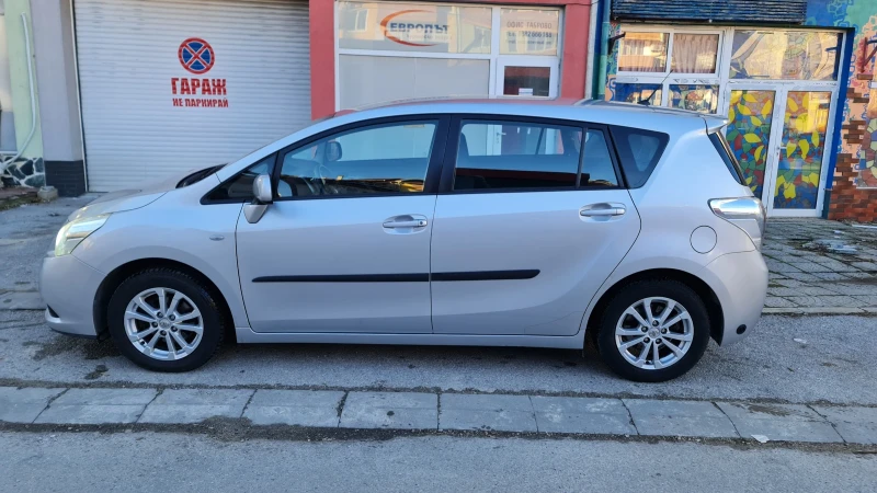 Toyota Verso 1.6 ГАЗ.ИНЖ. като нова, снимка 4 - Автомобили и джипове - 48600989