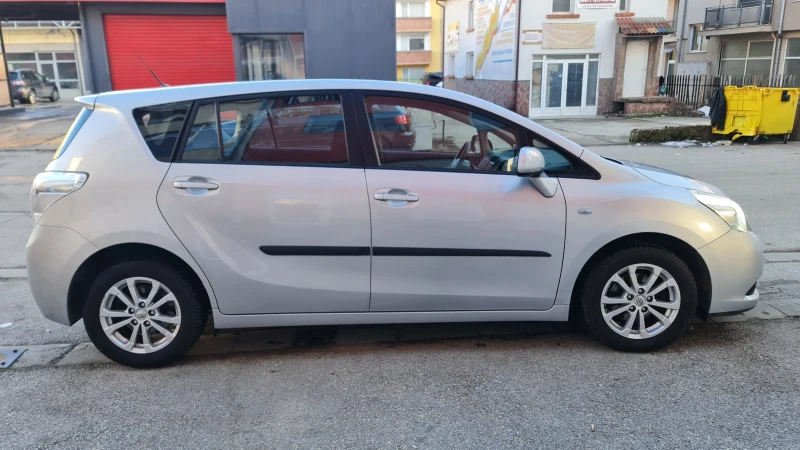 Toyota Verso 1.6 ГАЗ.ИНЖ. като нова, снимка 2 - Автомобили и джипове - 48600989