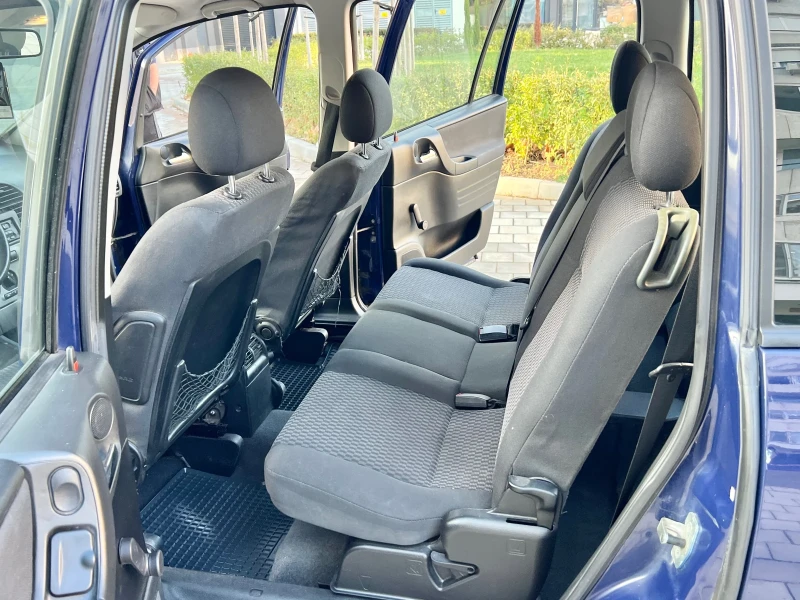 Opel Zafira 1.6 6+ 1 2005г, снимка 13 - Автомобили и джипове - 52705441
