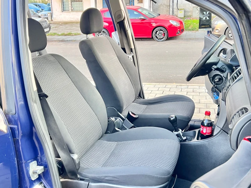 Opel Zafira 1.6 6+ 1 2005г, снимка 11 - Автомобили и джипове - 52705441