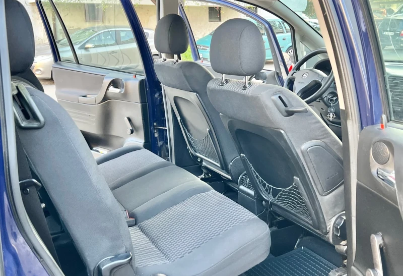 Opel Zafira 1.6 6+ 1 2005г, снимка 14 - Автомобили и джипове - 52705441
