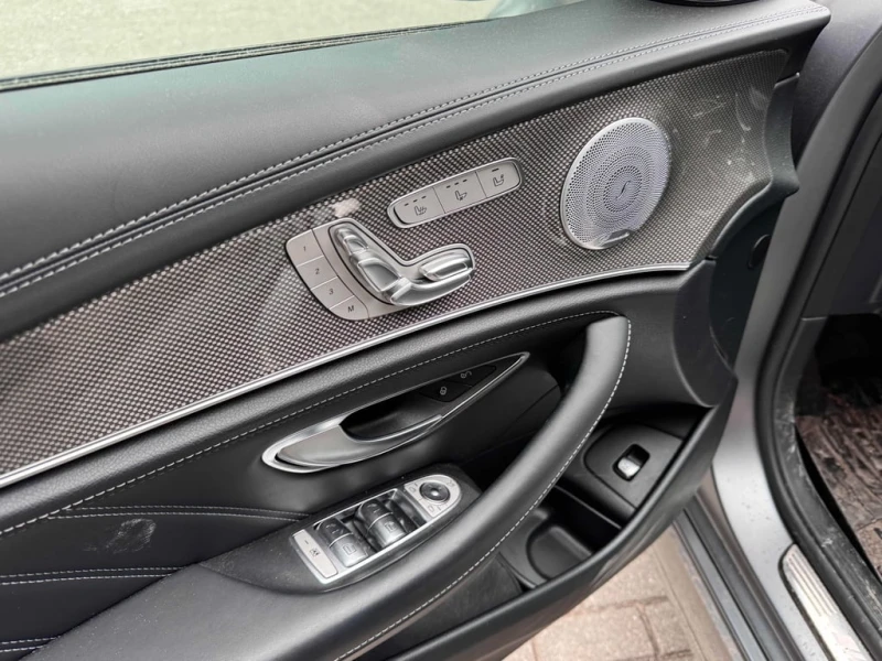 Mercedes-Benz E 63 AMG * CARFAX * БЕЗ ПЪРВОНАЧАЛНА ВНОСКА, снимка 12 - Автомобили и джипове - 52874740