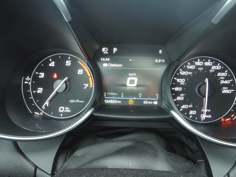 Alfa Romeo Giulia * 4dr Sdn Ti AWD| 8 PNEUS * CARFAX * ЦЕНА ДО БГ, снимка 9 - Автомобили и джипове - 52914915